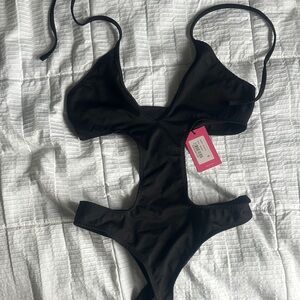Black Cutout Edikted Bodysuit